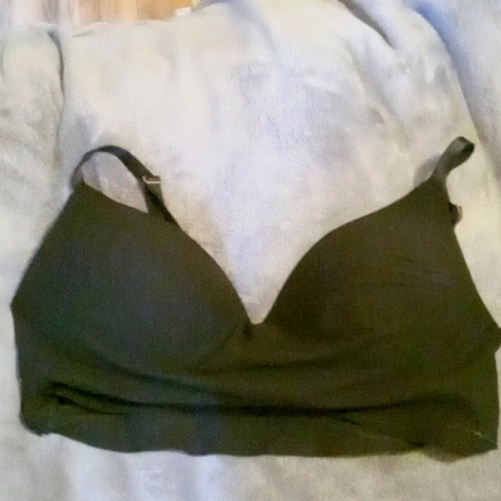 Victoria Secret PINK Black Wireless Push Up Bra XL 36d